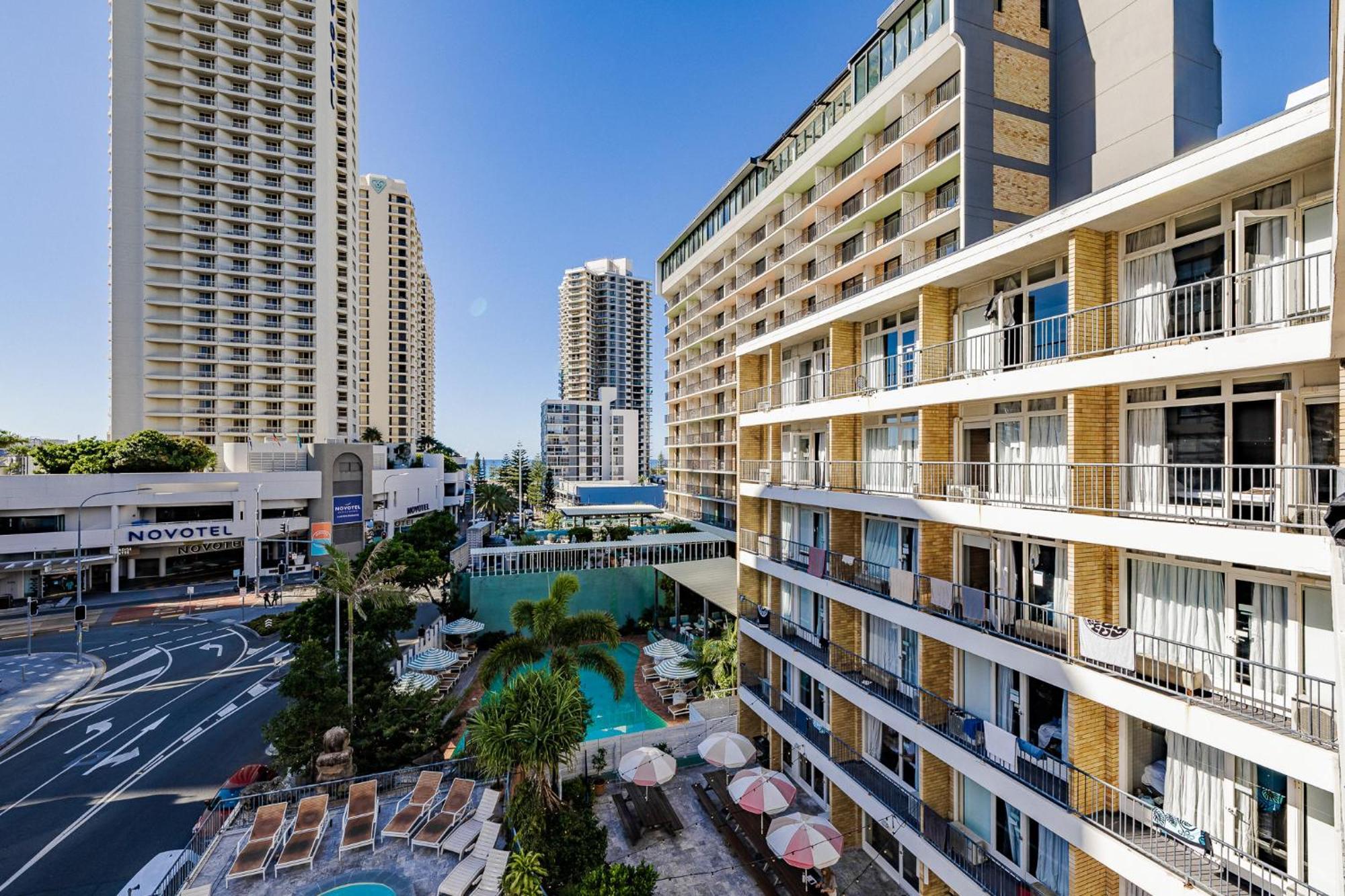 Bunk Surfers Paradise International Backpacker Hostel (Adults Only) Gold Coast Exterior foto