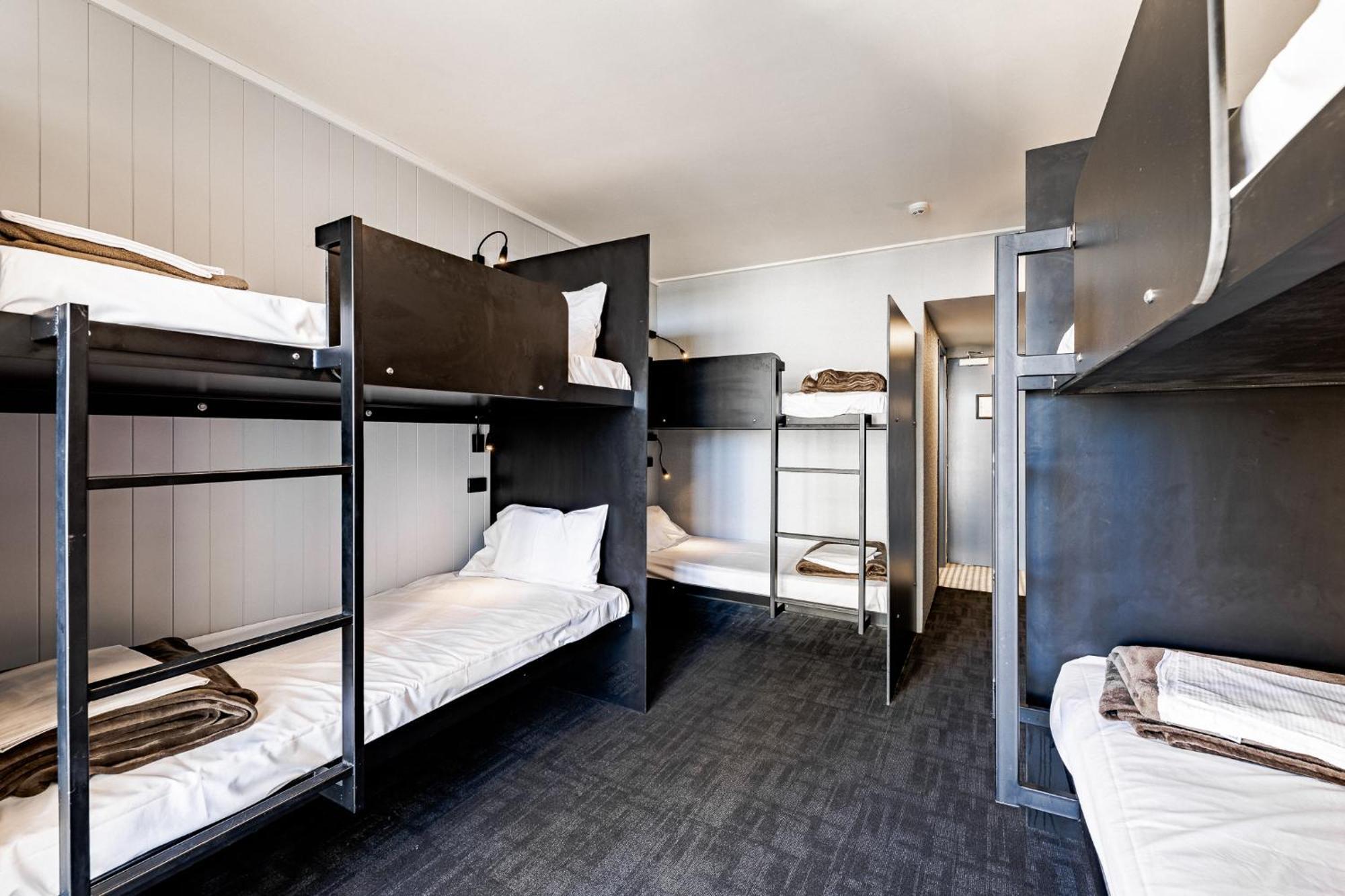 Bunk Surfers Paradise International Backpacker Hostel (Adults Only) Gold Coast Exterior foto