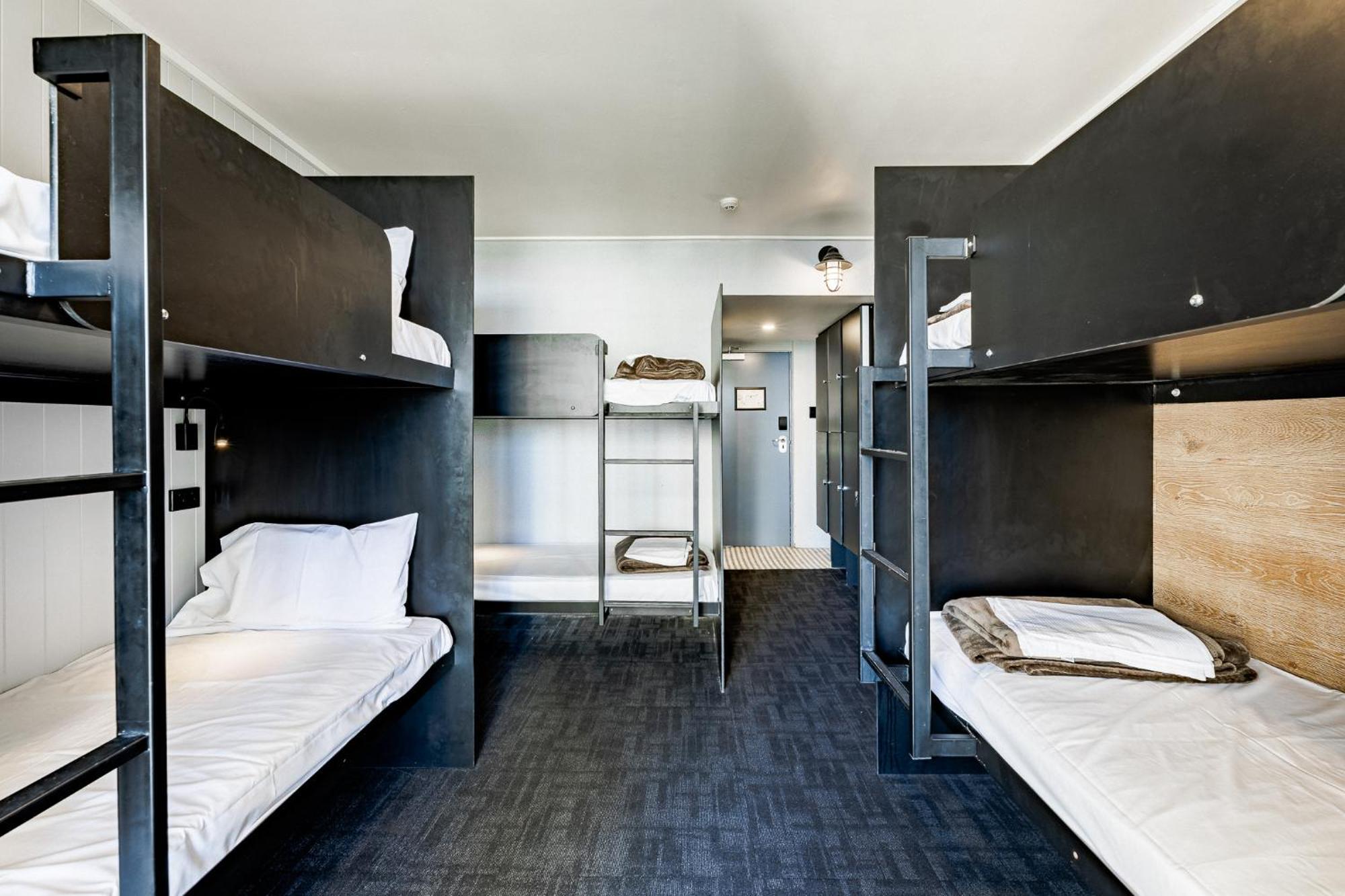 Bunk Surfers Paradise International Backpacker Hostel (Adults Only) Gold Coast Exterior foto