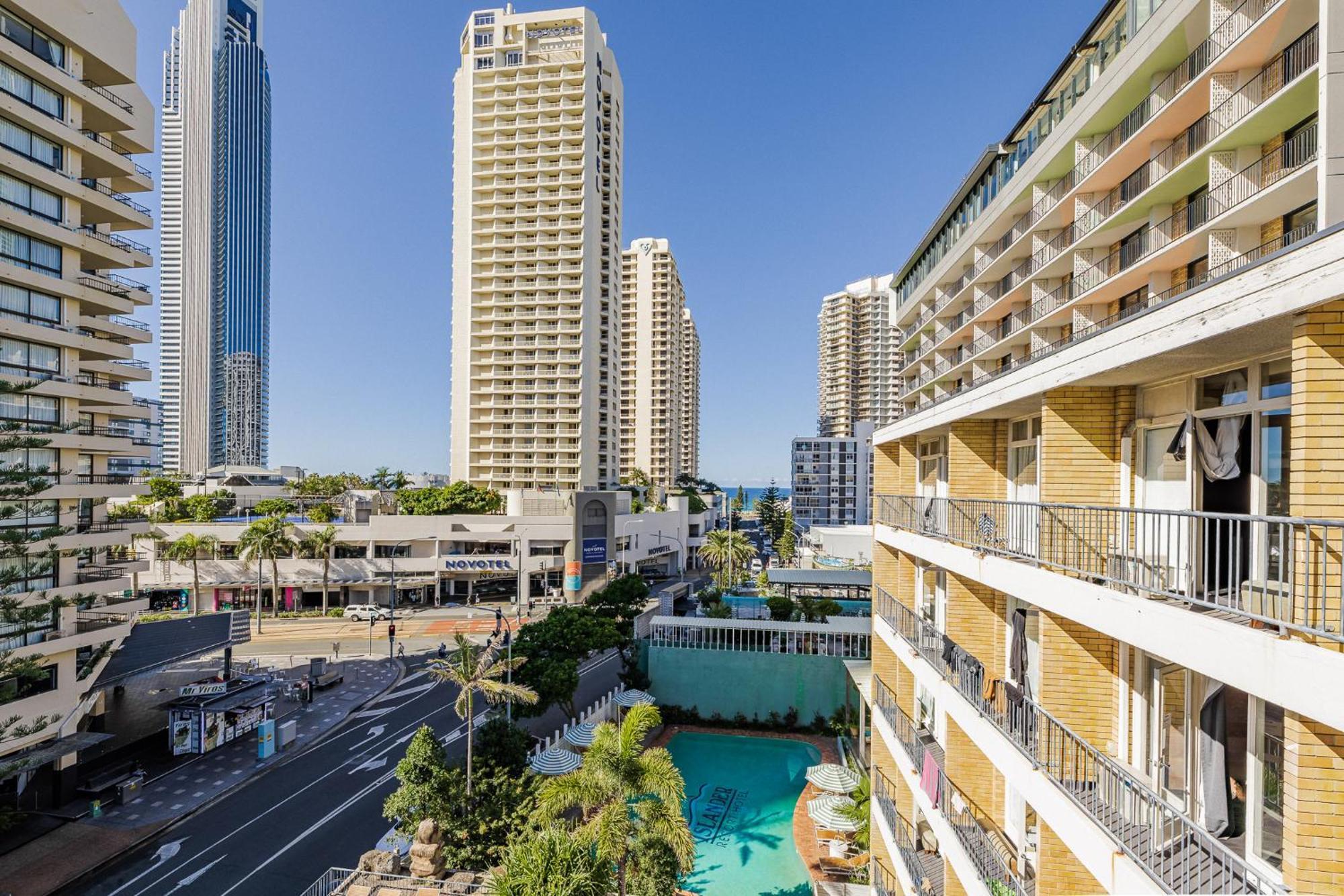 Bunk Surfers Paradise International Backpacker Hostel (Adults Only) Gold Coast Exterior foto